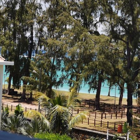 Rayon Vert Bleuphorie Beach Apartment Flic-en-Flacq Eksteriør billede