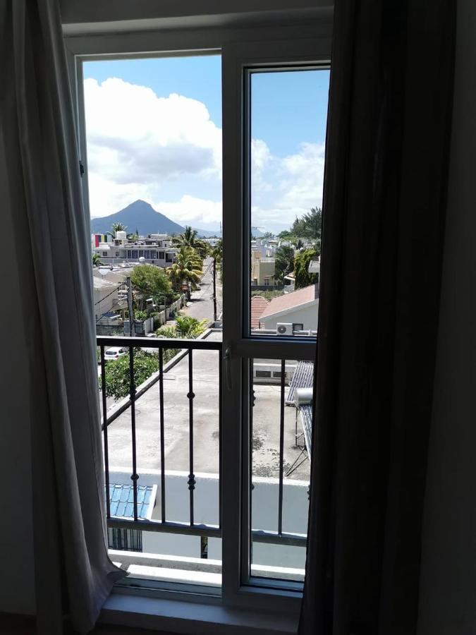 Rayon Vert Bleuphorie Beach Apartment Flic-en-Flacq Eksteriør billede