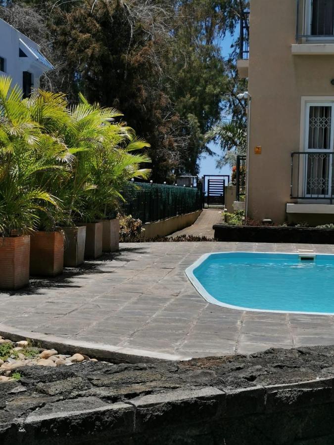 Rayon Vert Bleuphorie Beach Apartment Flic-en-Flacq Eksteriør billede